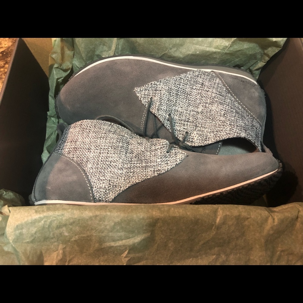 Eddie Bauer women’s transition chukka cinder